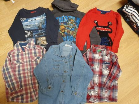 6 Pullis Hemden Sweatshirts 104