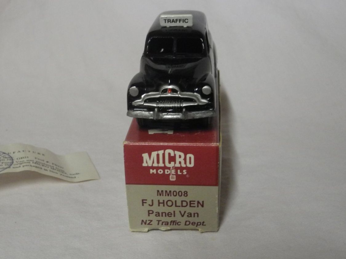 Holden Voitures modèles: MICRO MODELS  MM008 F J HOLDEN PANEL VAN NZ TRAFFIC DEPT – Neuf avec emballage d'origine à Gurtnellen par  1