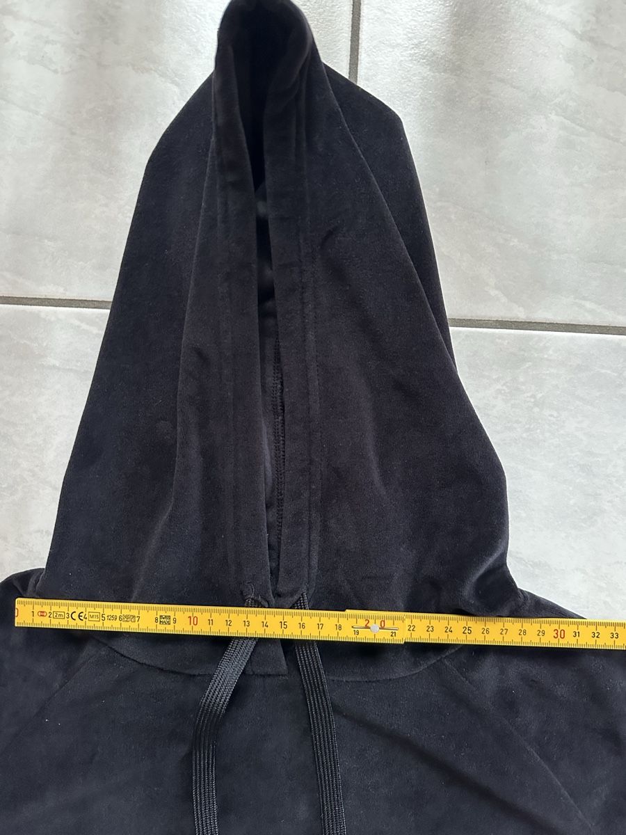 Pullover & Sweatshirts: Kapuzenpullover Samt Schwarz, guter Zustand – Gebraucht aus Hergiswil NW von kaufe_at_kaufmann 5