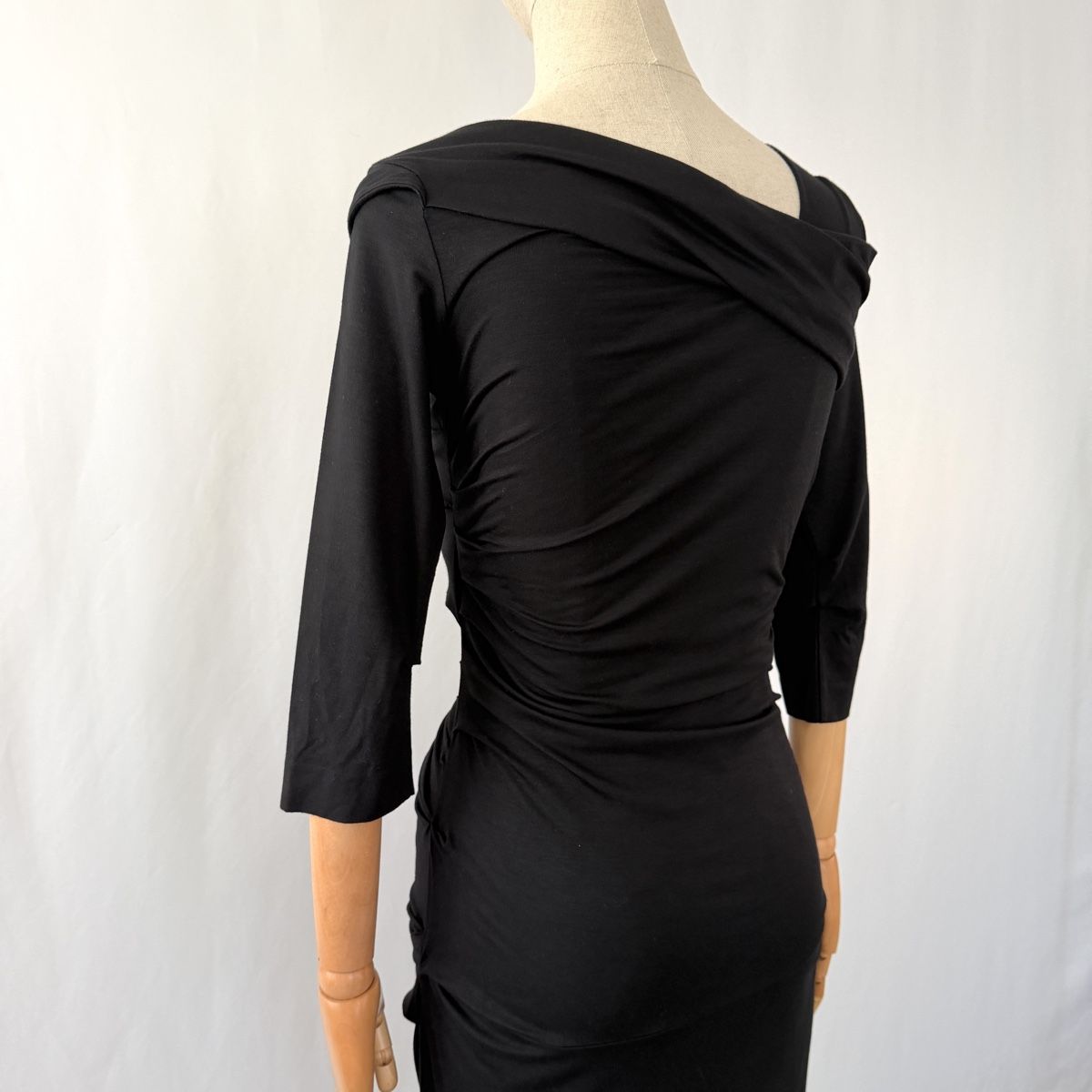 Diane von Furstenberg Robes: DIANE VON FURSTENBERG Black Dress – Neuf (Voir description) à Emmen par Nightingale_2022 4