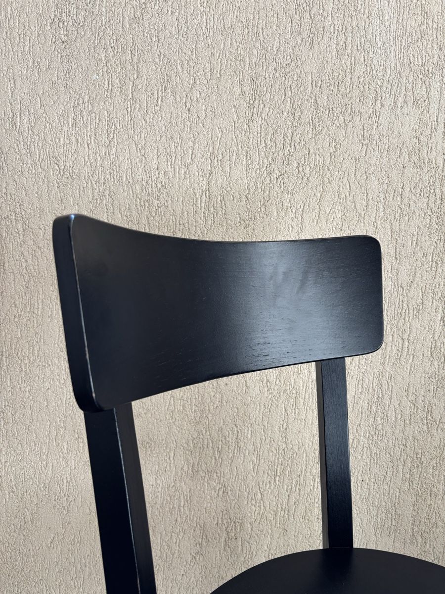 Pfister Stühle: 4 schwarze Cinderella-Stühle – Gebraucht aus Zürich von Eduardo_Cav 4