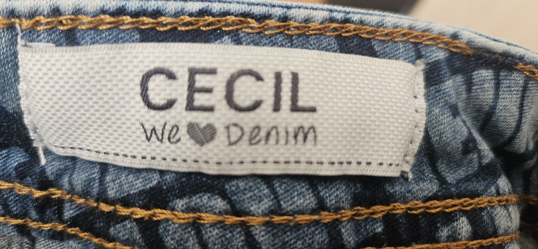 Cecil Jeans: Capri Jeans von Cecile 34/36 – Usato da Mauensee venduto da Padai 3