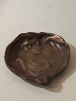 Schale aus Bronze, in Jugendstil. (nov481)