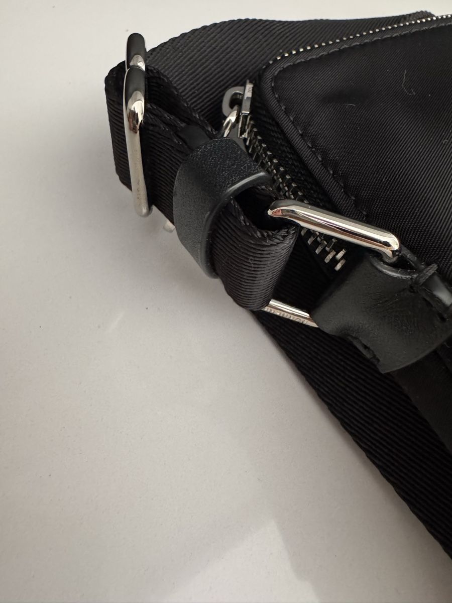 Burberry Borse: Burberry Umhängetasche schwarz, ab 1.- – Usato da Uitikon Waldegg venduto da westsaigon 5