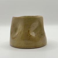 Handgefertigtes Keramikschälchen in Naturtönen