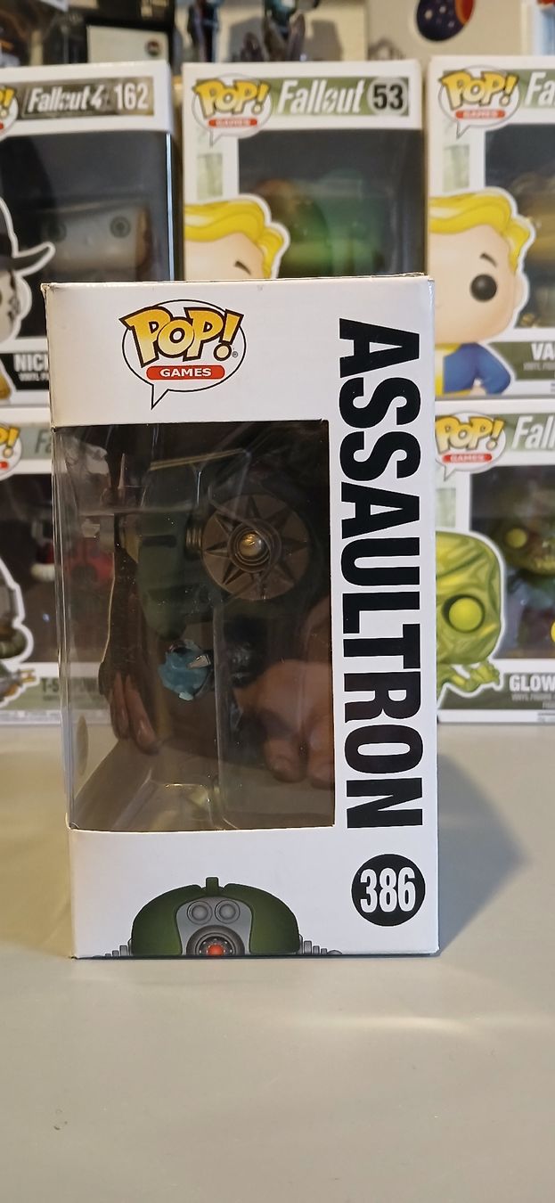 Funko Statuette: Funko Pop Fallout assaultron (fall convention 2018) – Usato da Fribourg venduto da vin_k8mx 1