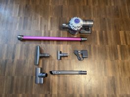 Dyson V6 Akkusauger - Top Zustand, neue Akku u Filter!!