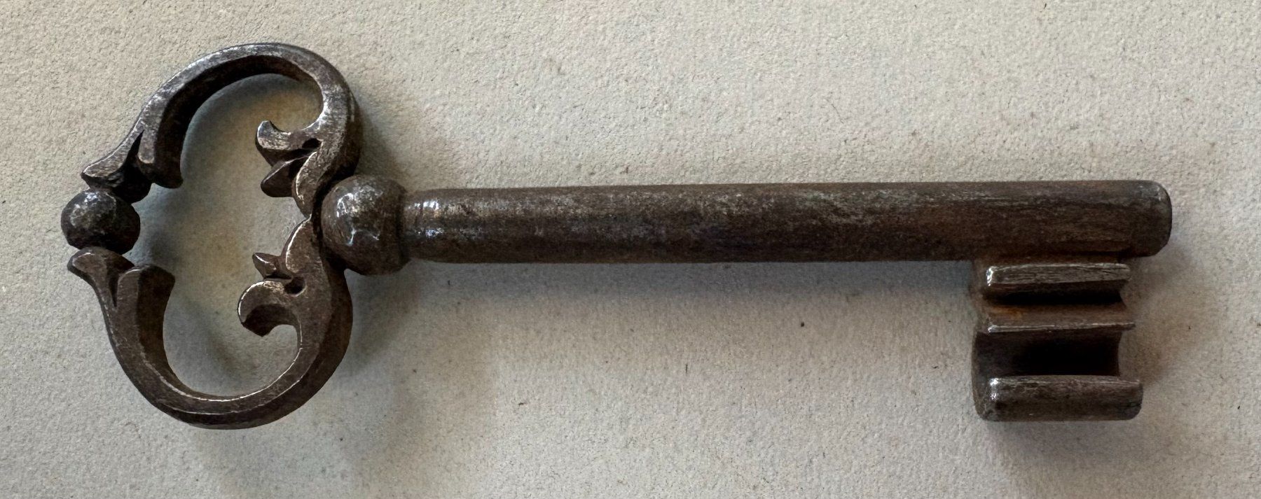 Chiavi: VINTAGE SCHLÜSSEL – Usato da Ostermundigen venduto da Wyatt-Earp