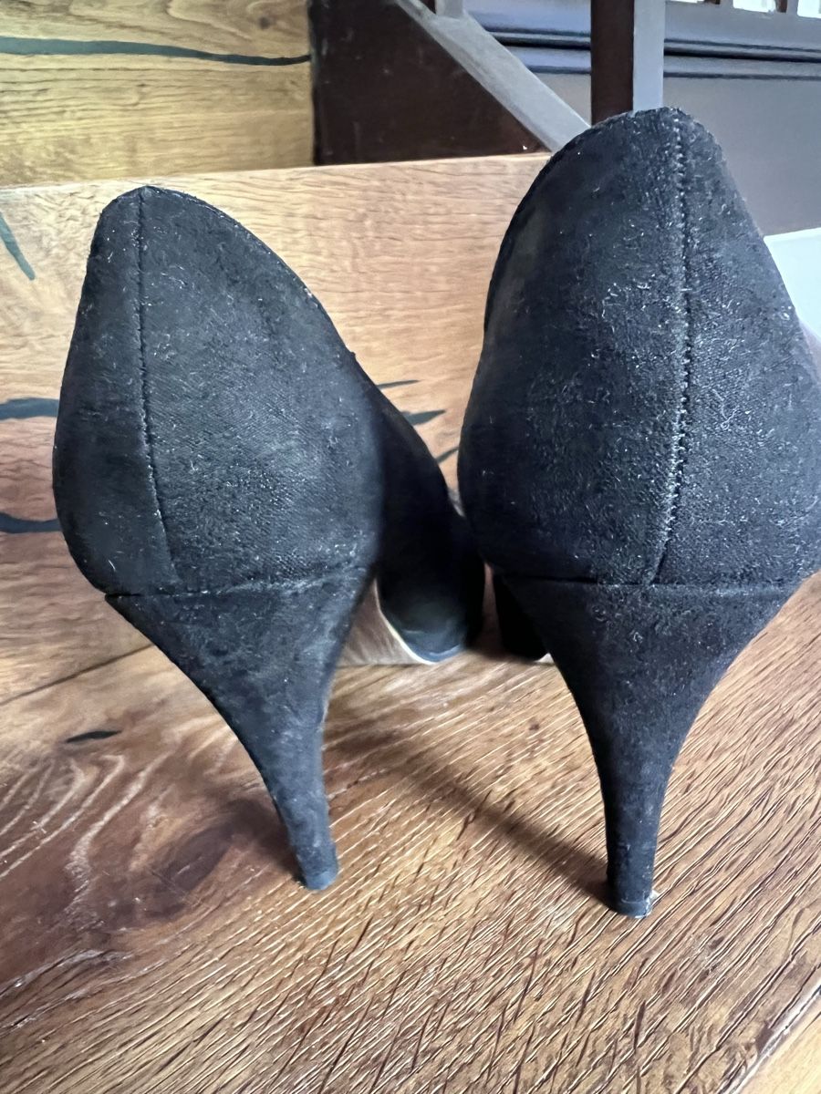 Tamaris Scarpe da donna: Pumps Tamaris schwarz Grösse 39  – Usato da Unterterzen venduto da syllalex 2