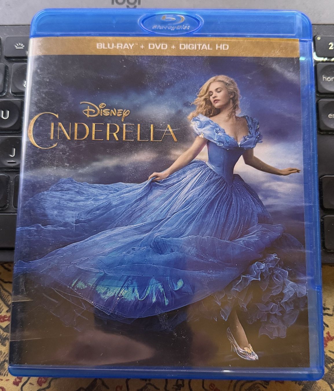 Tutti i DVDs: Cendrillon (2015) - Blu-ray + DVD – Usato da Semsales venduto da __Florian__ 1