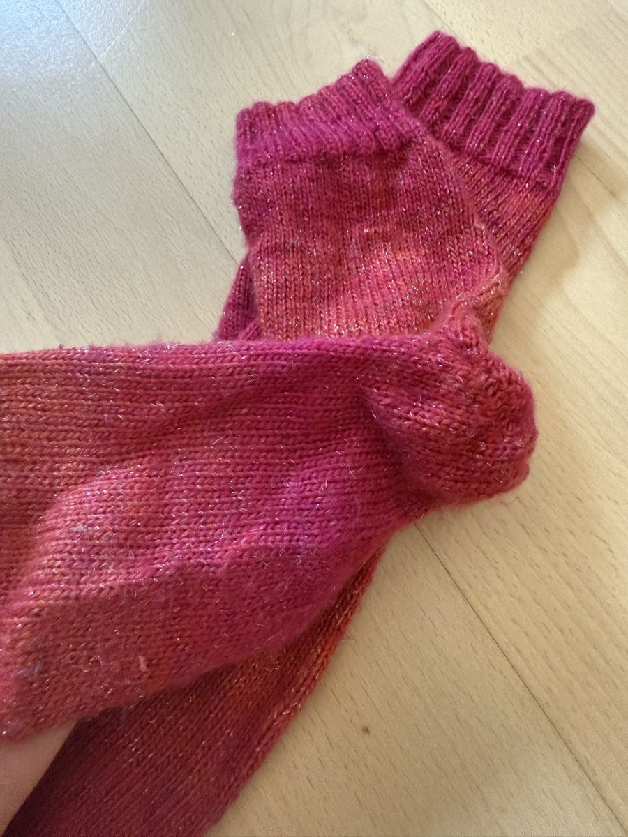 Calze: Handgestrickte Socken, Gr. 38/39, rot/orange, Glitzer – Nuovo (secondo la descrizione) da Perlen venduto da SPICE24 2