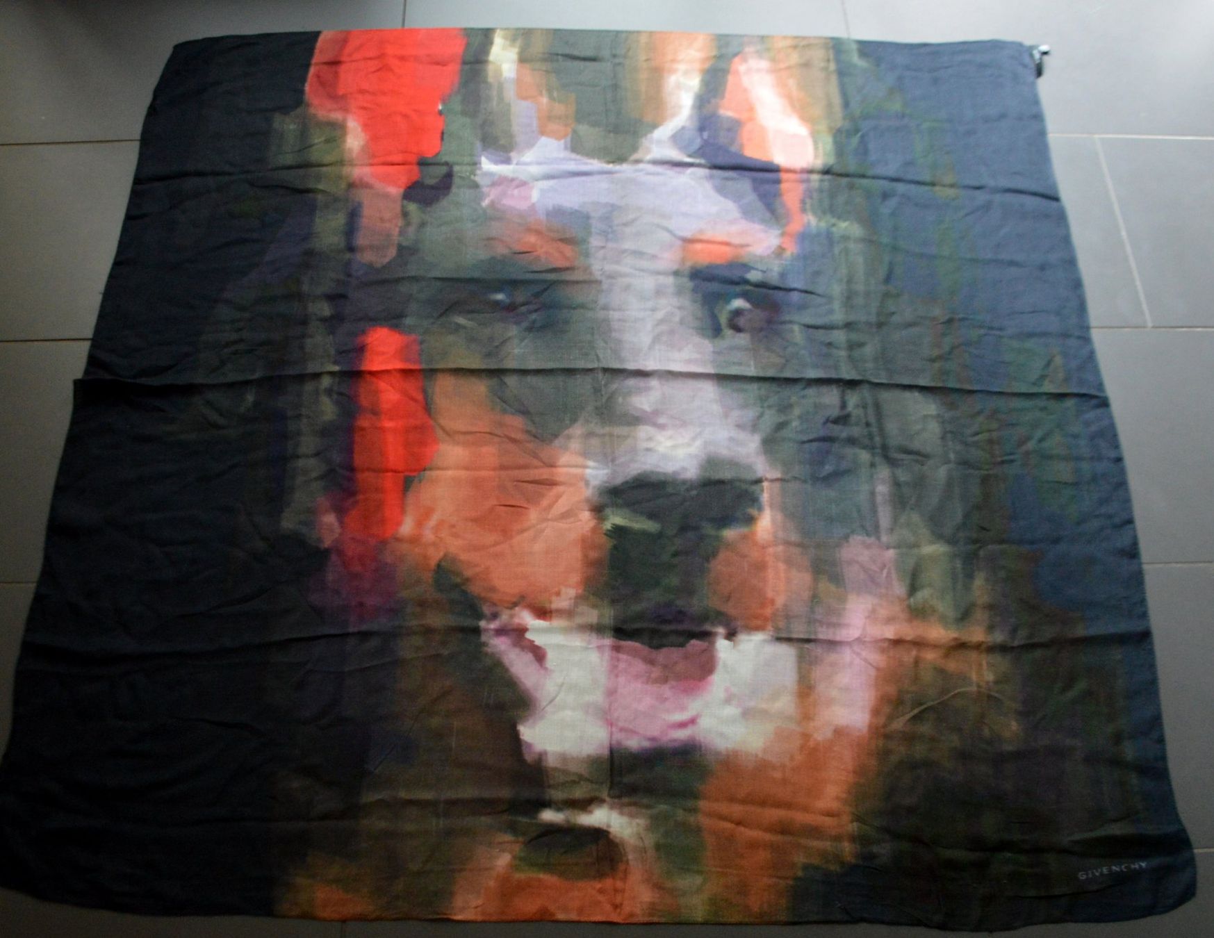 Givenchy Foulard & Sciarpe: Schal Givenchy châle – Nuovo e nell'imballaggio originale da Collonges venduto da arashee 4