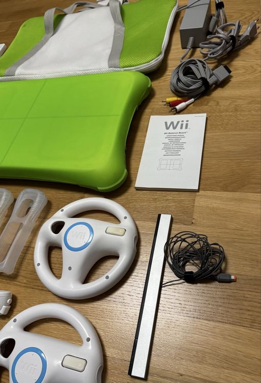 Grosses Nintendo Wii Set mit viel Zubehör 5