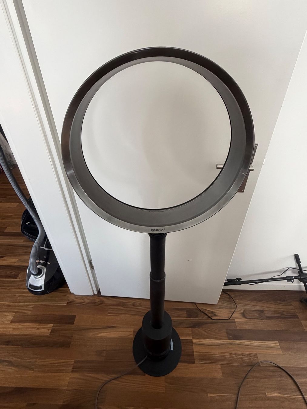 Dyson Ventilatoren: Dyson AM08 Standventilator / schwarz, drehbar – Gebraucht aus Bern von Boerns11777 1