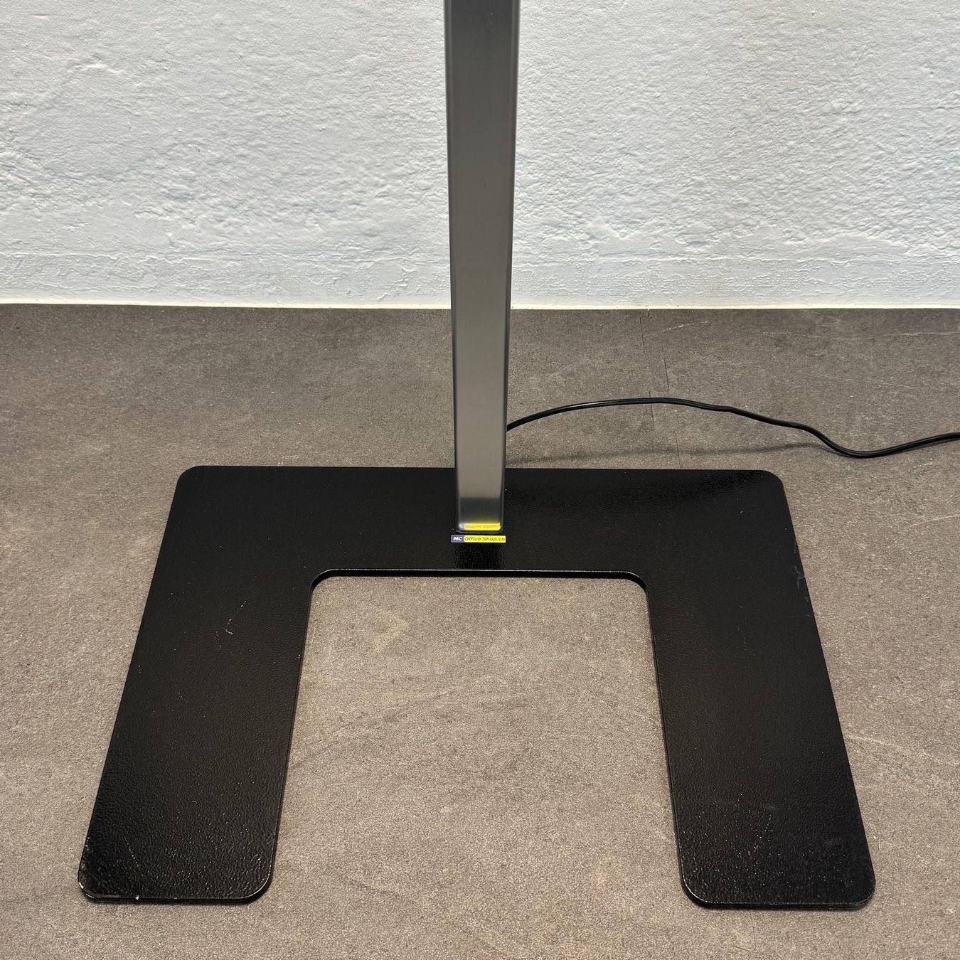 Zumtobel Lampen: Zumtobel Basic LED Stehleuchte – Gebraucht aus Schönenwerd von mcofficeshop 3
