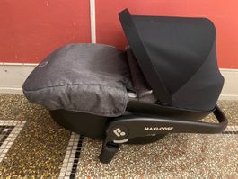 Maxi-Cosi Babyschale CabrioFix S mit Zubehör