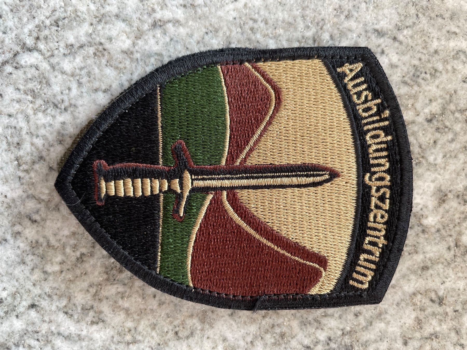 Schweizer Armee Placchette & Badge: Klett Ausbildungszentrum. – Usato da Oberiberg venduto da stab
