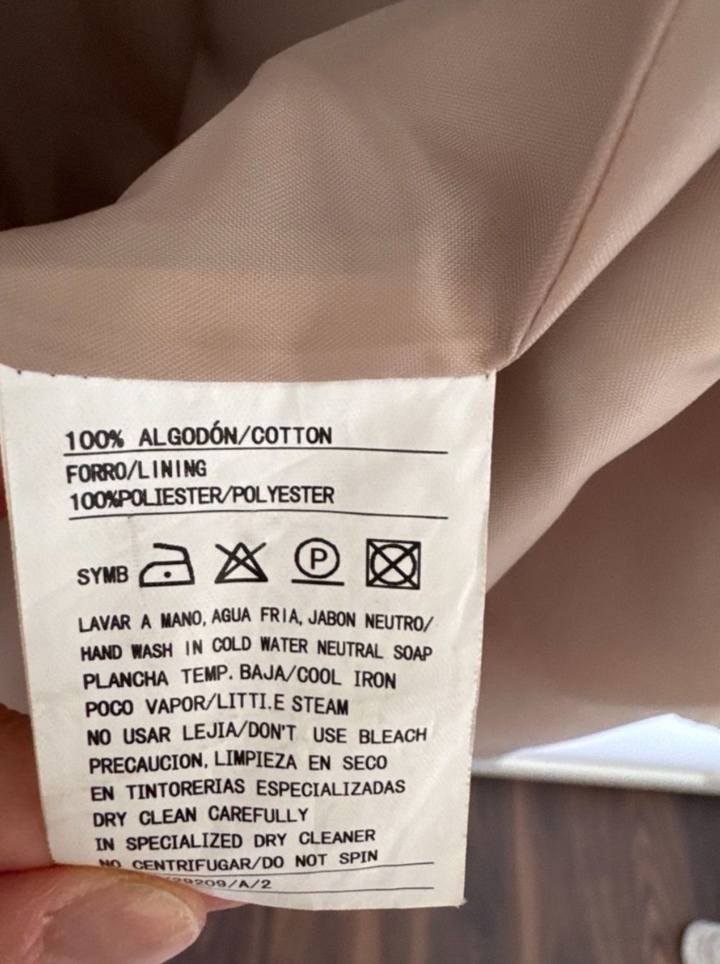 Cappotti: Trenchcoat Caramelo gr 38 – Usato da Lausanne venduto da acz_wjb9 6