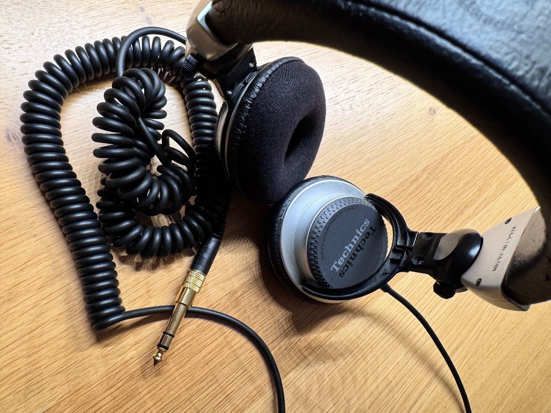 Technics Casques audio: Technics RP-DJ1210 Professioneller Studio Kopfhörer – D'occasion à Kilchberg ZH par IROC84
