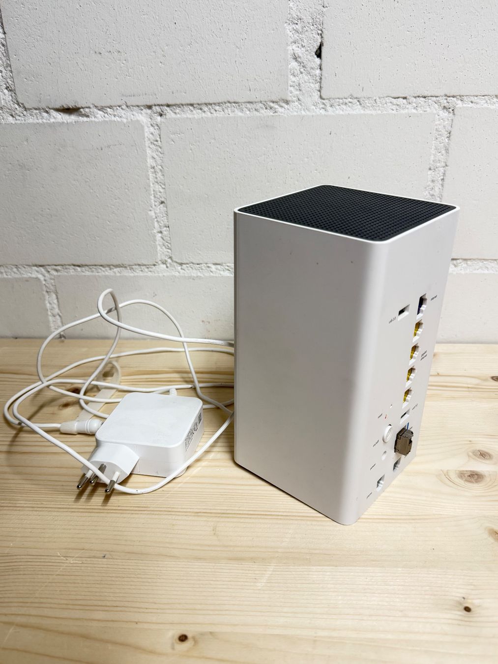 Swisscom Modem & Router: Swisscom Internet-Box 2 inkl. Netzteil – Usato da Root venduto da Jo.Di 3