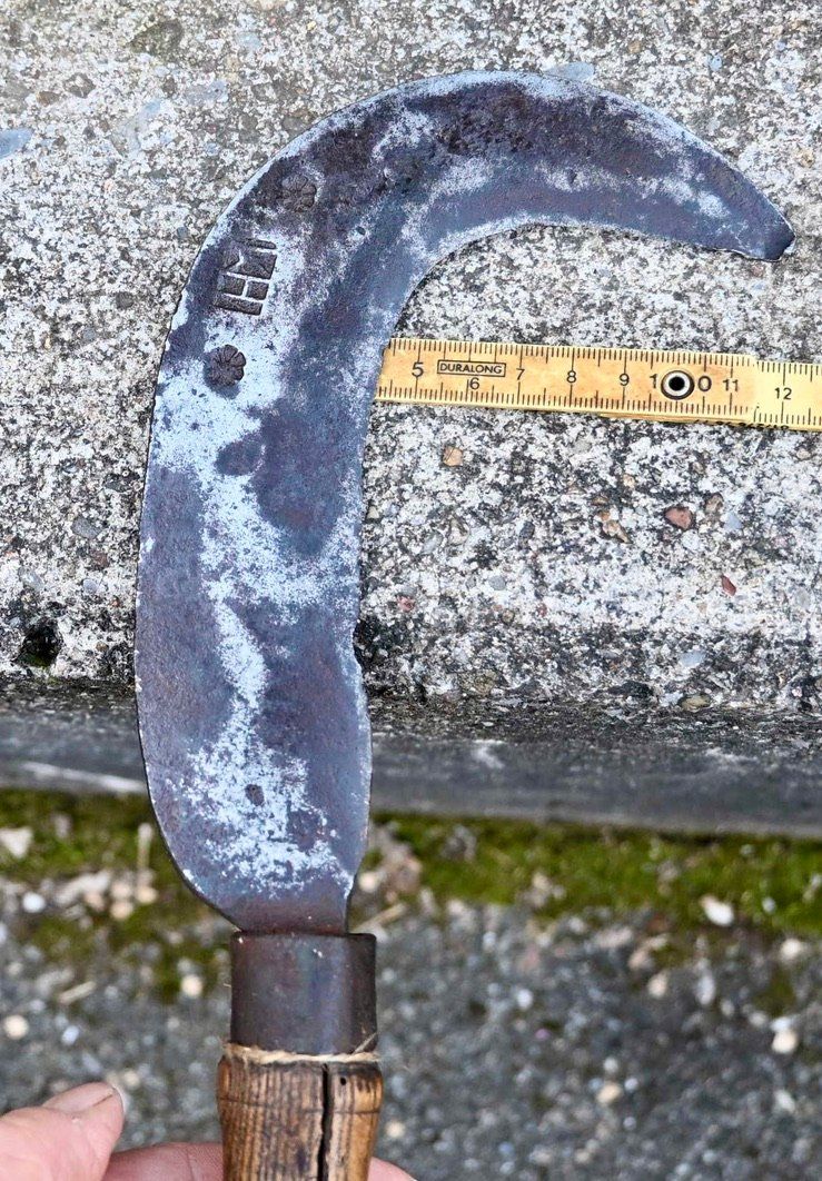 Alle Werkzeuge: antike Handsichel punziert HM & logos L 33cm – Gebraucht aus Pfaffhausen von mono_rec 3