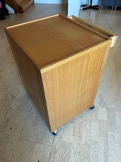 Commodes: Nähmaschinenmöbel / - kommode – D'occasion à Uster par Croissant 2