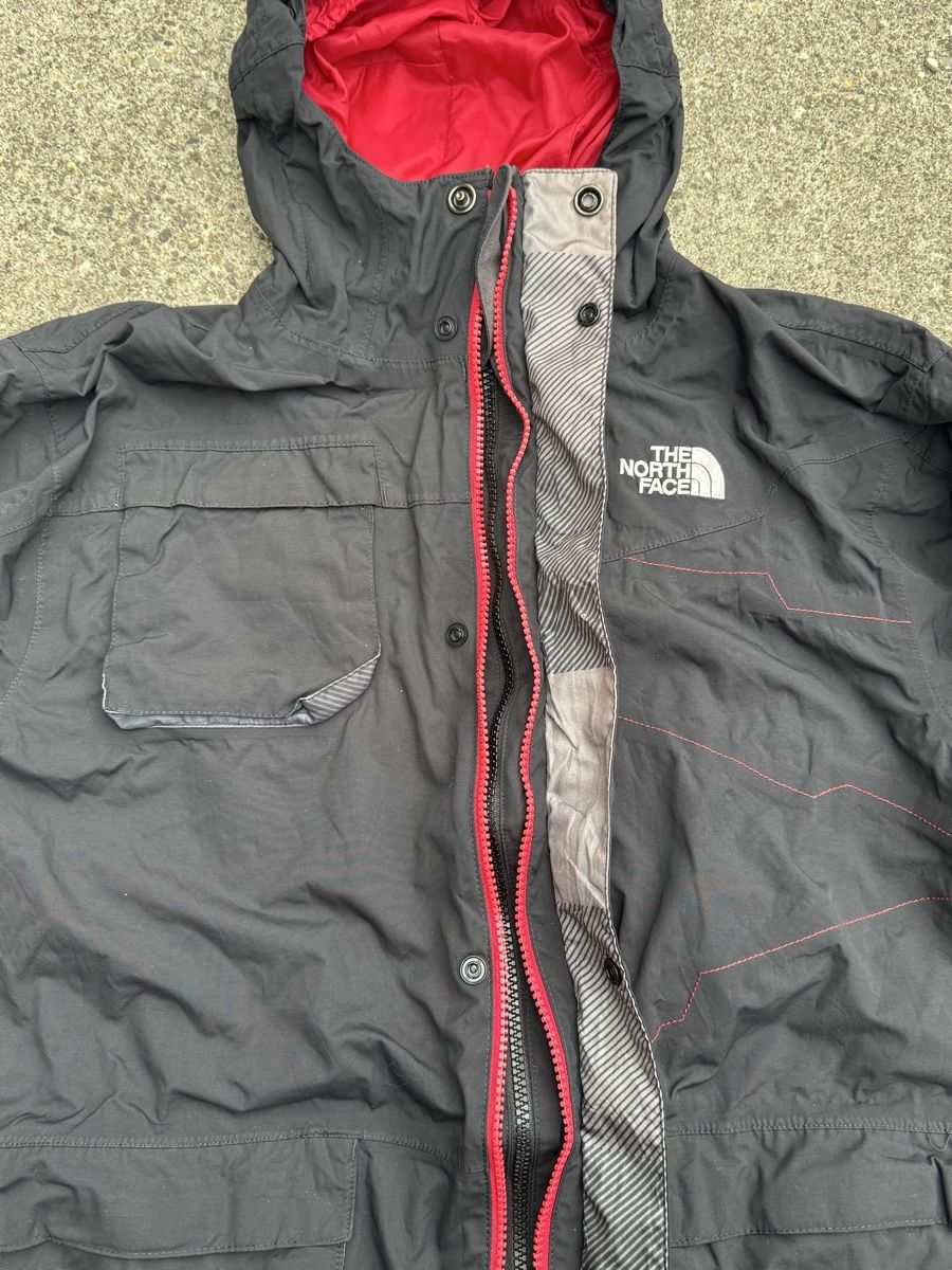 North Face Giacche: The North Face Gorpcore HyVent Jacket Black Red XL – Usato da Effretikon venduto da syrrrrre 4