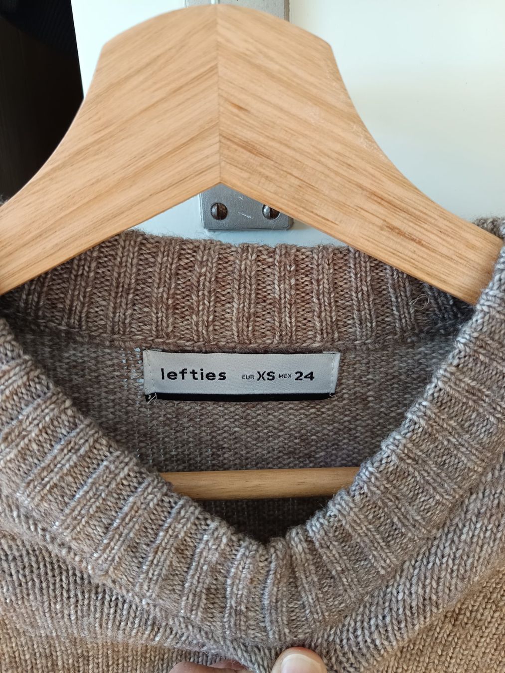 Pullover & Sweatshirts: Pullover Grösse XS – Gebraucht aus Gattikon von Nesy8930 1