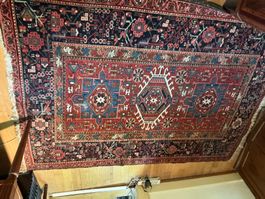 Orientteppich mit geometrischem Muster gebraucht Zustand