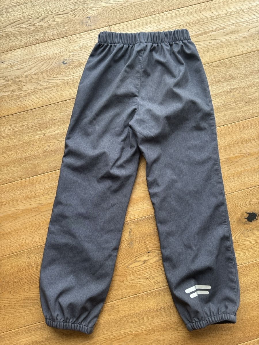 Tchibo Pantalons: Happy Kids Softshellhose Gr. 134/140 – D'occasion à Wilen b. Wil par b-mountain 1