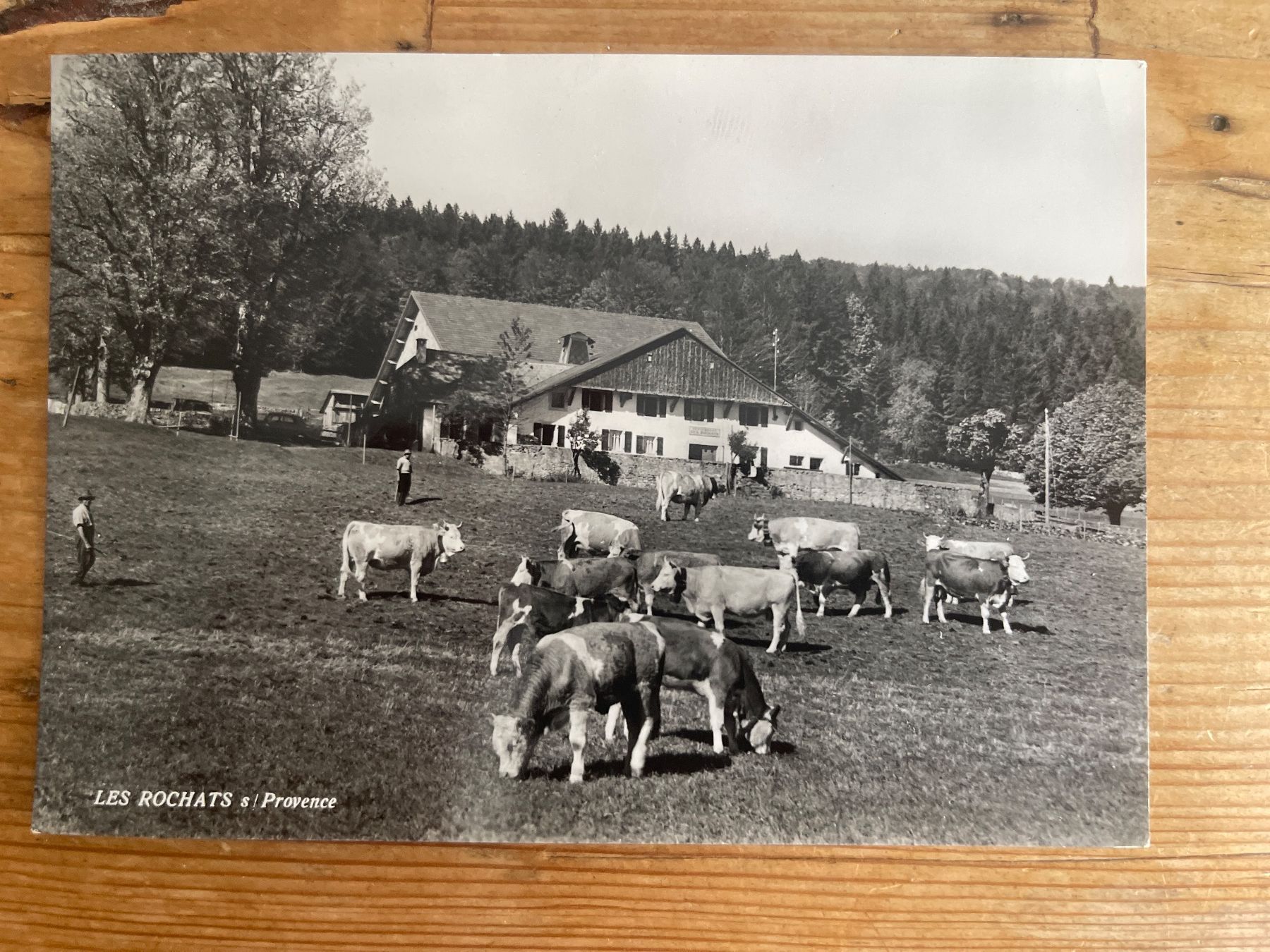 Cartoline postali: Ansichtskarte Les Rochats s/Provence – Usato da Binningen venduto da nussbaum04