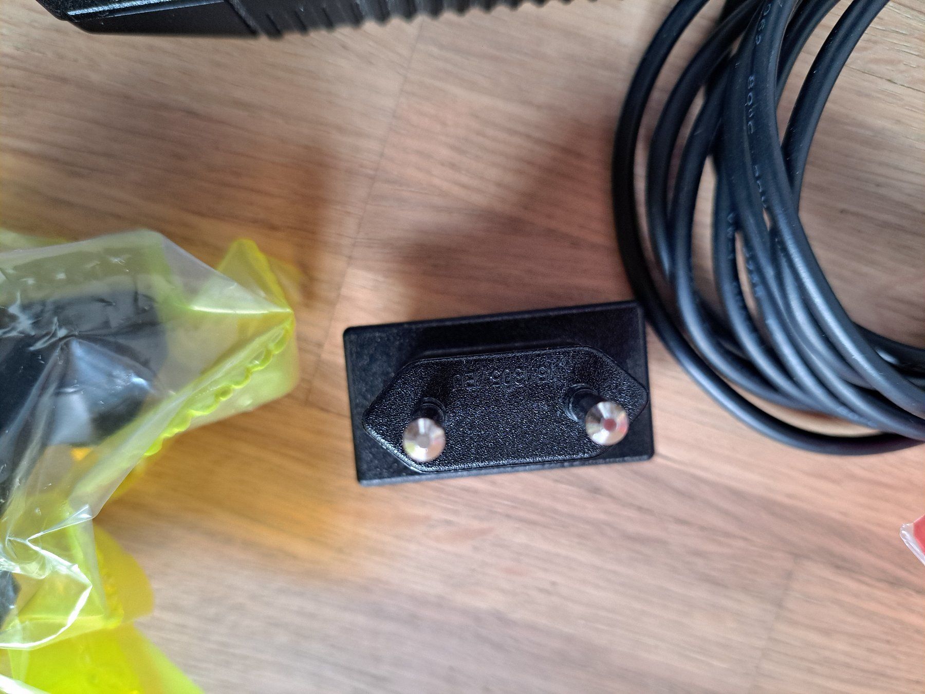 Unità & Adattatore: Netzadapter – Usato da Volketswil venduto da Nano_G 4