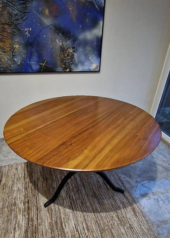 Tavoli: Nussbaum Beizentisch 120cm mit Gussfuss – Usato da St. Gallen venduto da Rene123 1