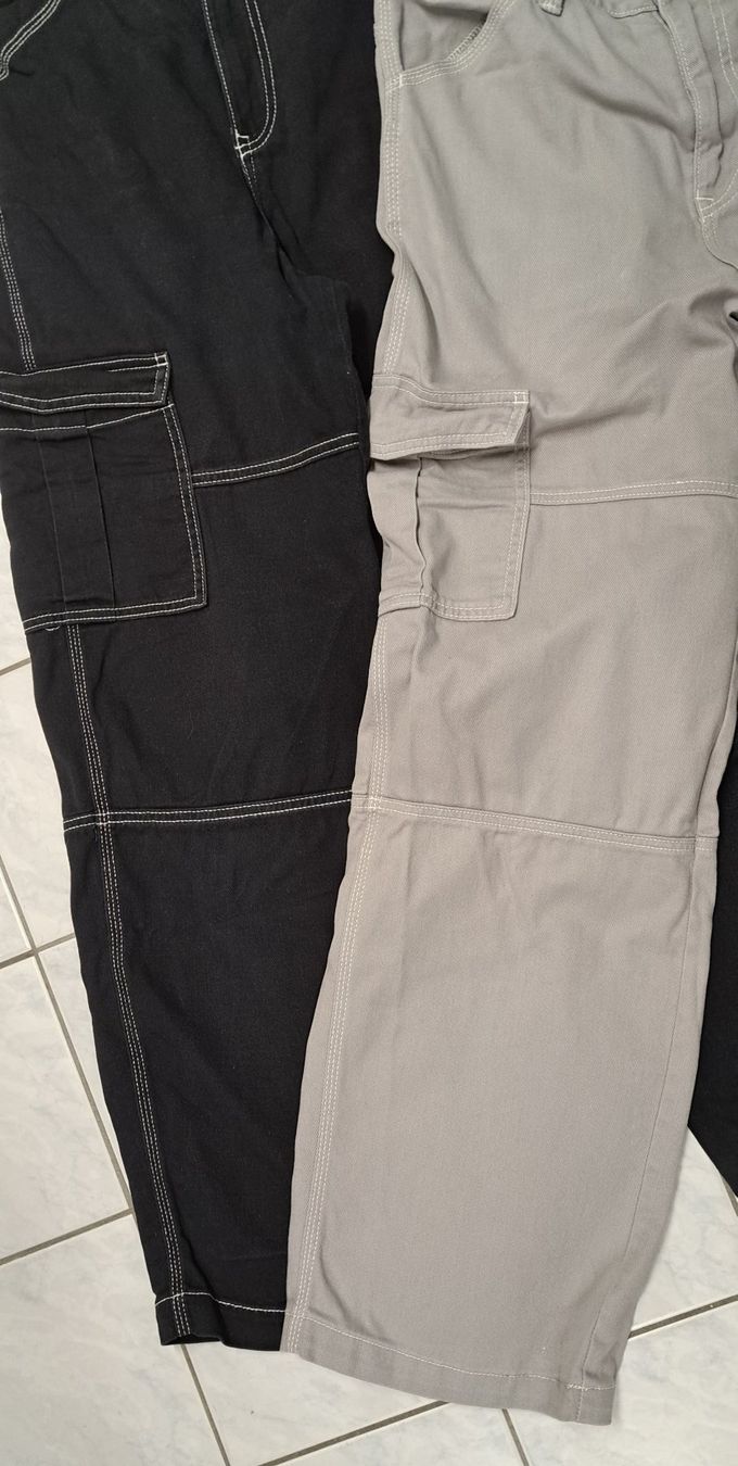H&M Hosen: 2 Stoffhosen Gr. 36 schwarz und grau – Gebraucht aus Küssnacht am Rigi von AutoVilla 2