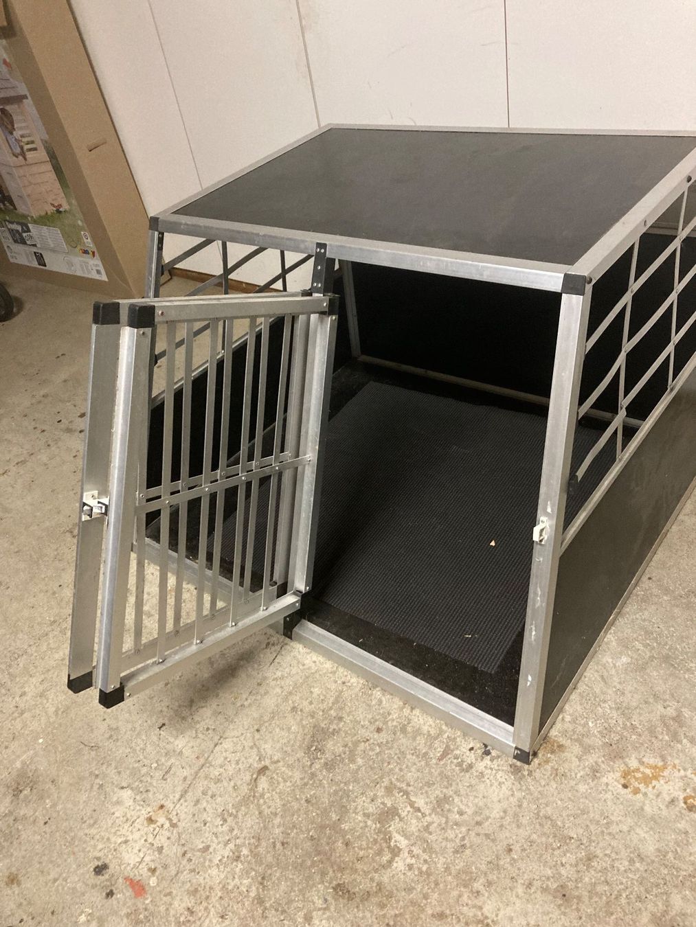 Käfige, Transport & Sicherheit: Hundebox – Gebraucht aus Oberdorf SO von Eymi0 2
