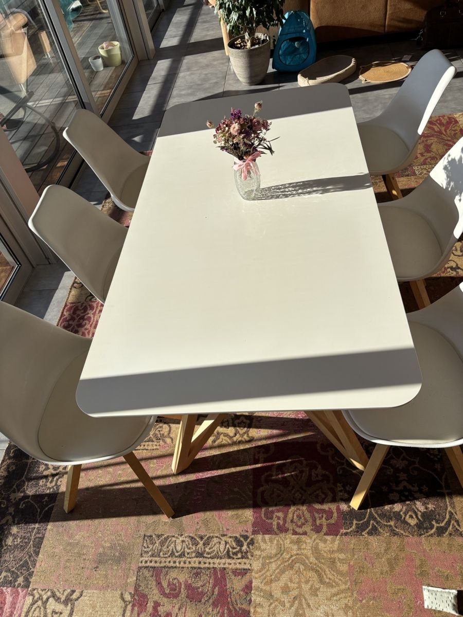 Conforama Set di tavolo e panche: Kitchen table 180x90 with 6 chairs – Usato da La Tour de Peilz venduto da Tomislaf