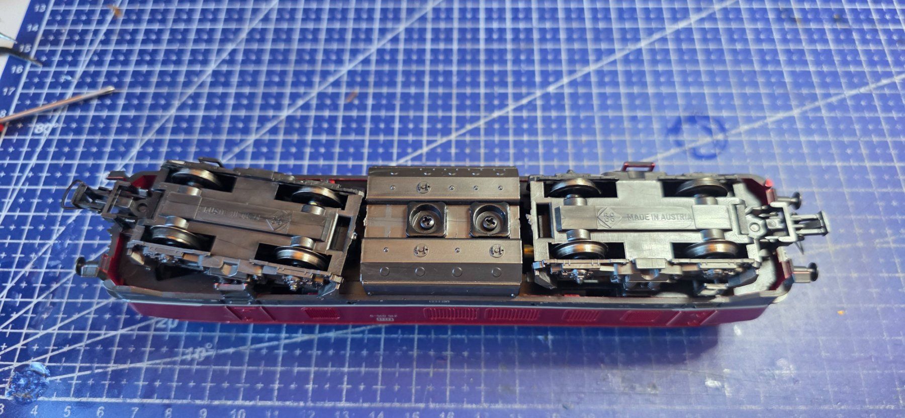 Roco Modellini di ferrovie: Roco DB 215 015-9 HO/DC Analog – Usato da Hochfelden venduto da Danizh0 3