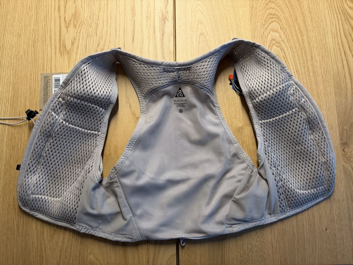 Nike Zaini: Laufweste / Trinkrucksack – Nuovo e nell'imballaggio originale da Kriens venduto da fiona.law98 2