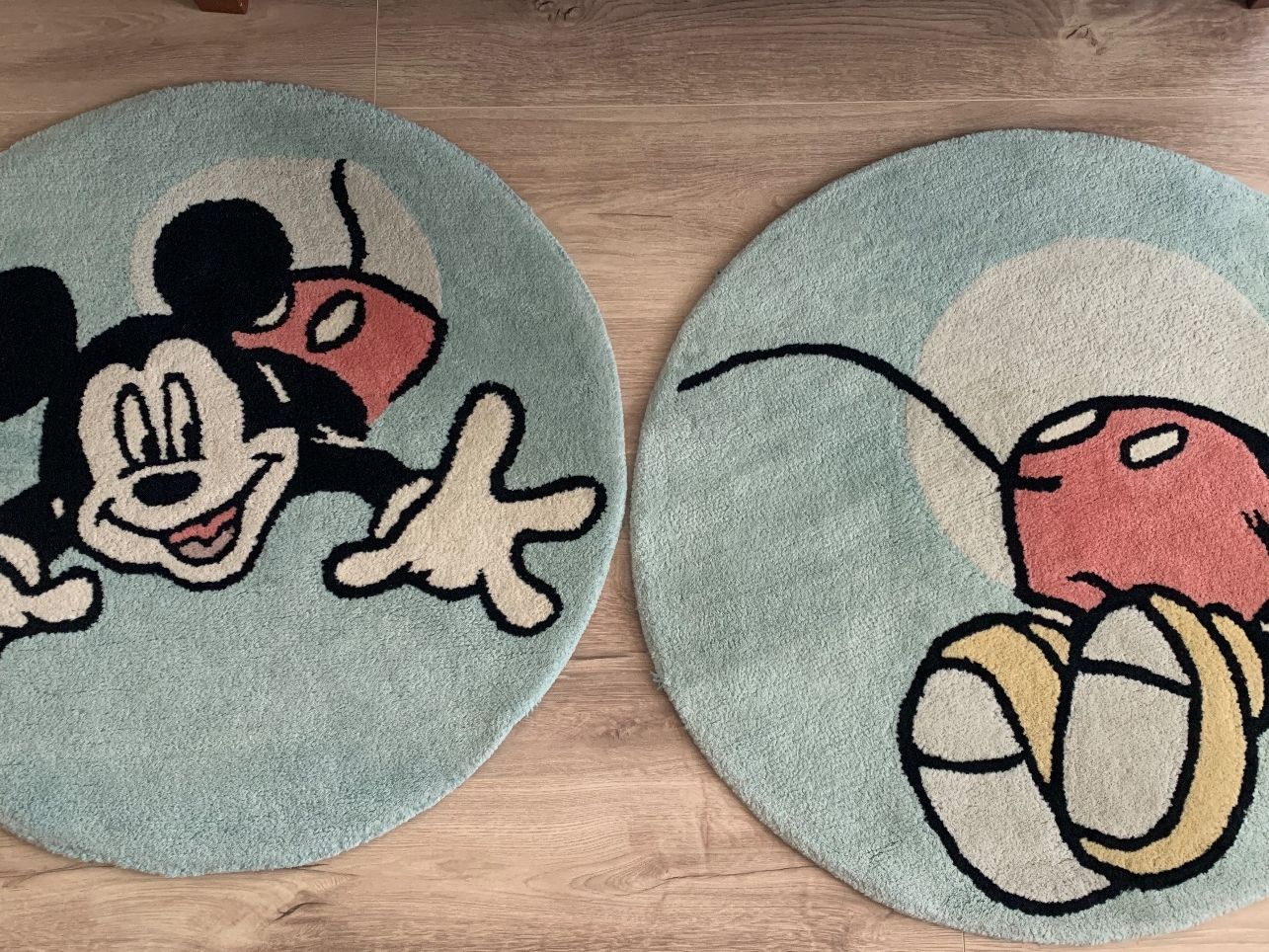 Tapis: Deux tapis ronds, épais, Mickey Mouse Disney – D'occasion à St-Imier par gui_6b6f