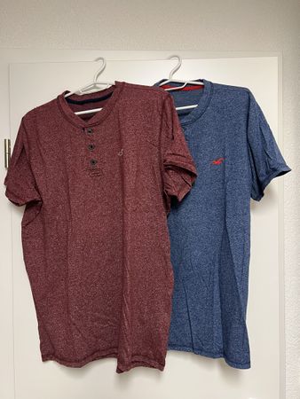 Lot de 2 T-shirts Hollister Homme bleu et bordeaux M