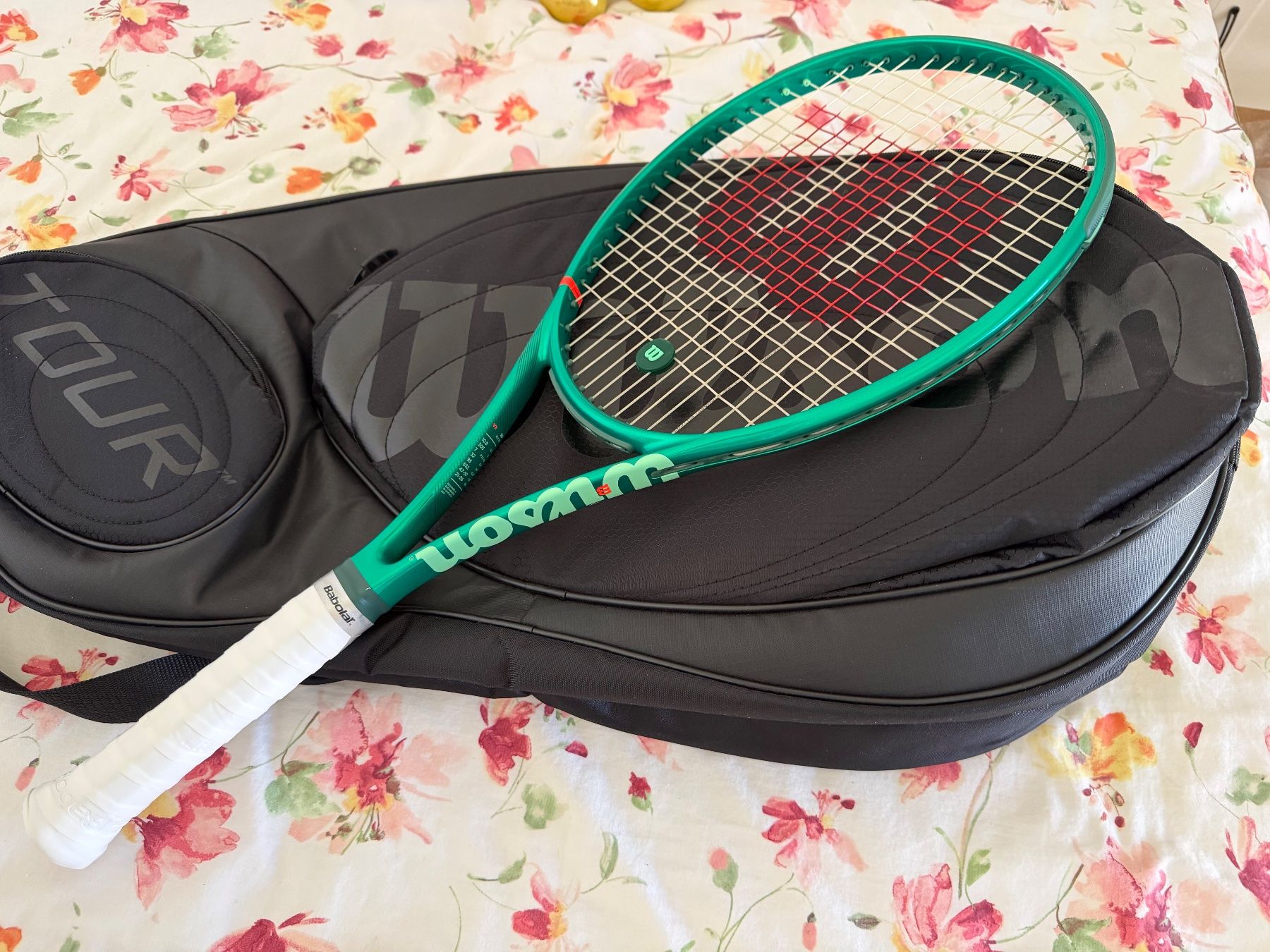 Wilson Racchette: Bundle 1 raquette Wilson Blade 98 V10 + sac Wilson 6 black – Nuovo (secondo la descrizione) da Gland venduto da Freeload
