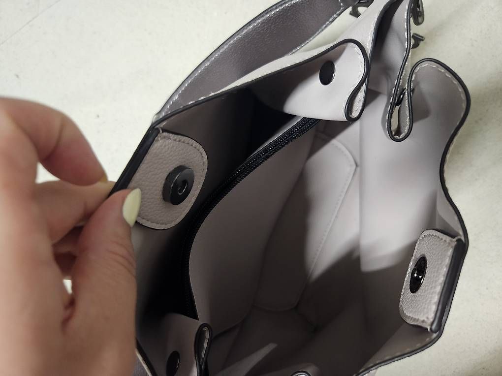 Sacs femmes: Guess Tasche – D'occasion à Schaffhausen par tanja.herzog93 1