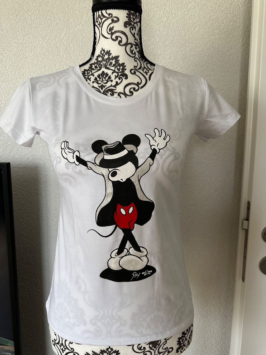 T-shirt: T-shirt hand made – Nuovo (secondo la descrizione) da Schaffhausen venduto da Nadiuna