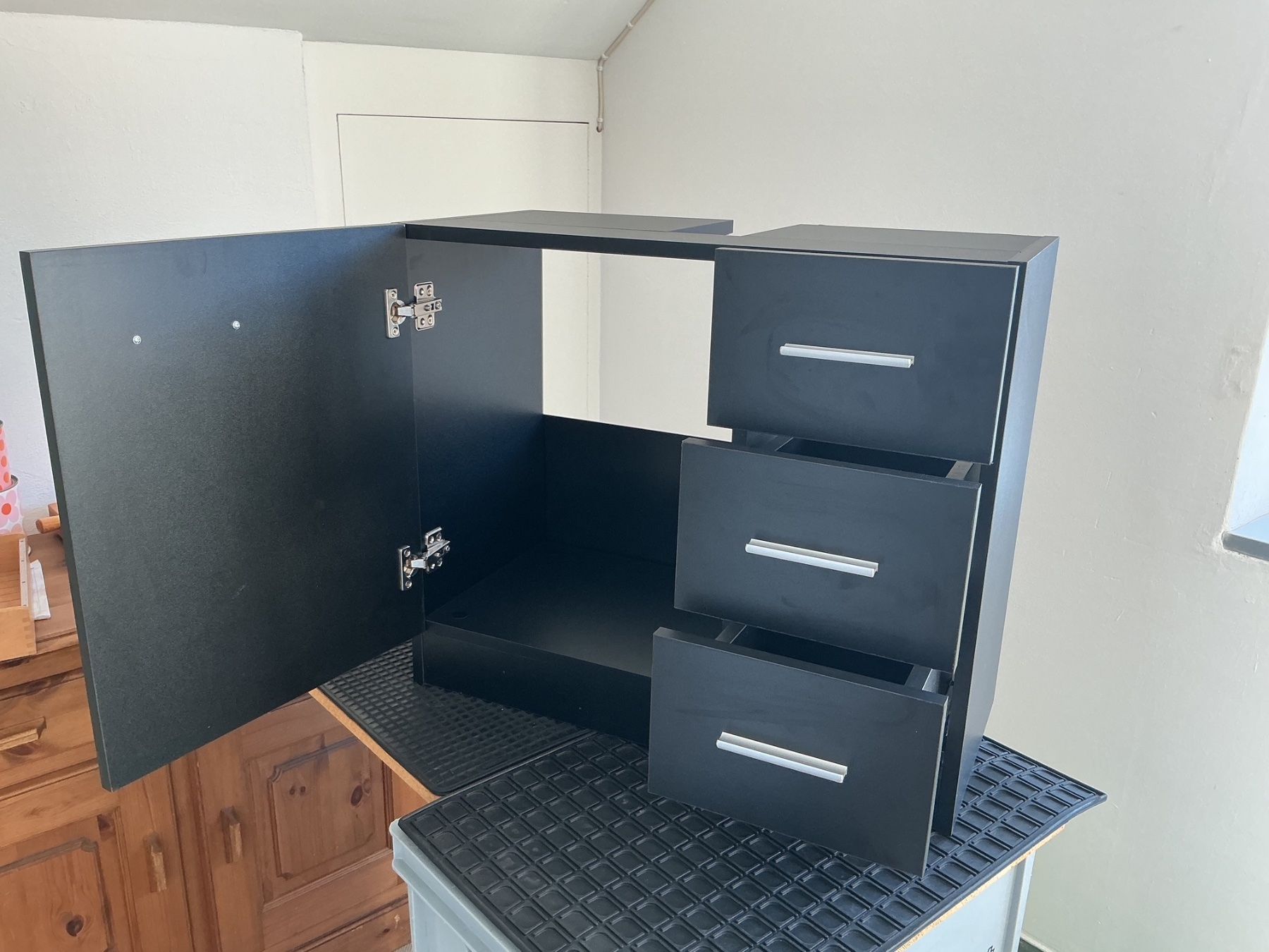 Mobili per bagno: Bad / Waschbeckenunterschrank schwarz – Nuovo e nell'imballaggio originale da Hittnau venduto da Bachmann11 1