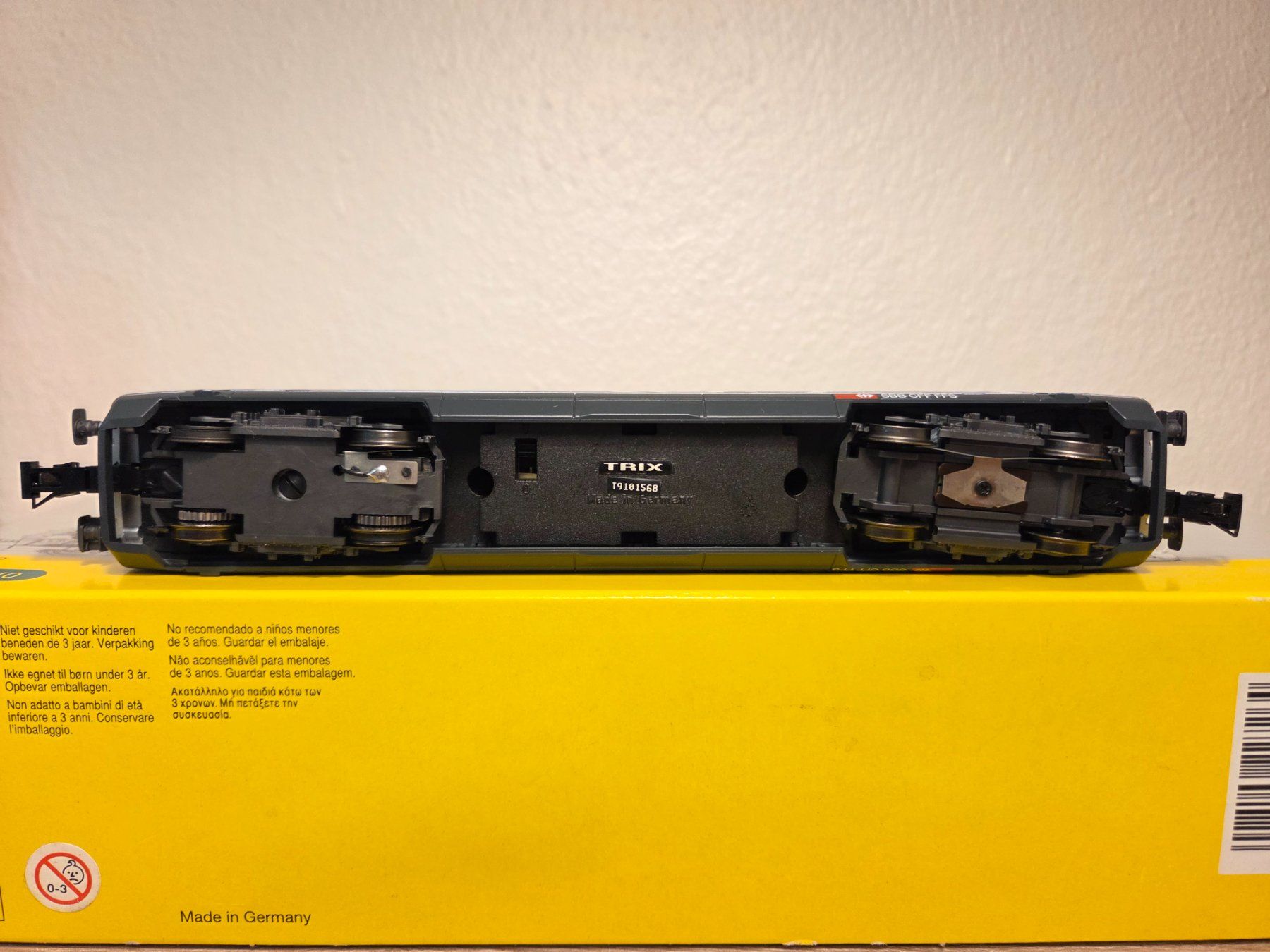 Trix Modellini di ferrovie: Trix 22726 E-Lok Re 460 "Industrie" SBB H0 – Nuovo e nell'imballaggio originale da St-Aubin-Sauges venduto da Lo_Go 5