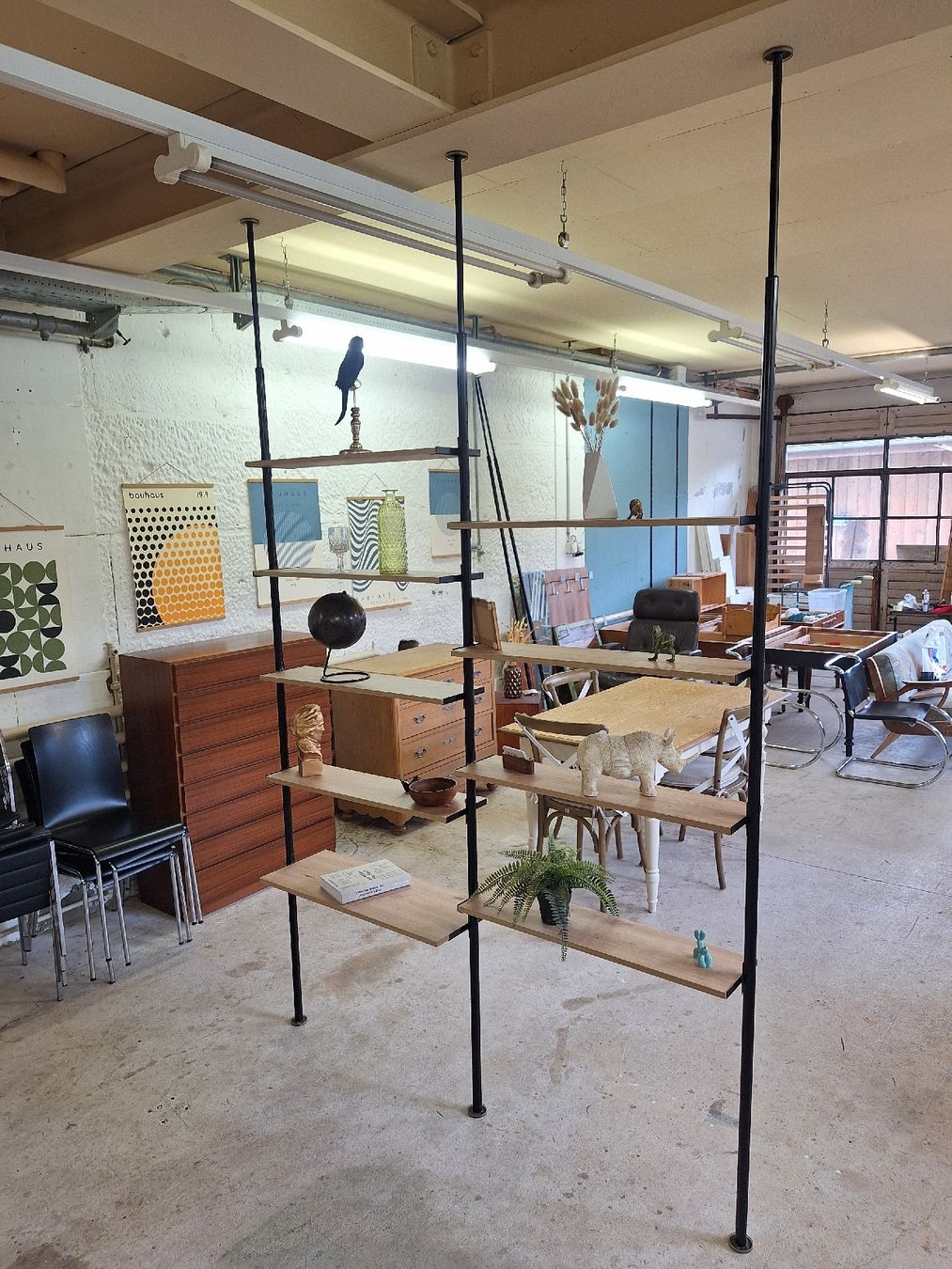 Regale: Mid Century Teleskopregal, Vintage – Gebraucht aus Urtenen-Schönbühl von Atelier21_bern 6