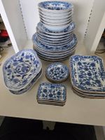 Geschirrset blau-weiss gemustert 32-teilig guter Zustand