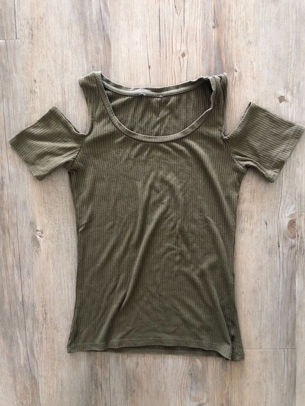 T-shirt: Oberteil – Usato da Schaffhausen venduto da lua_9yfq