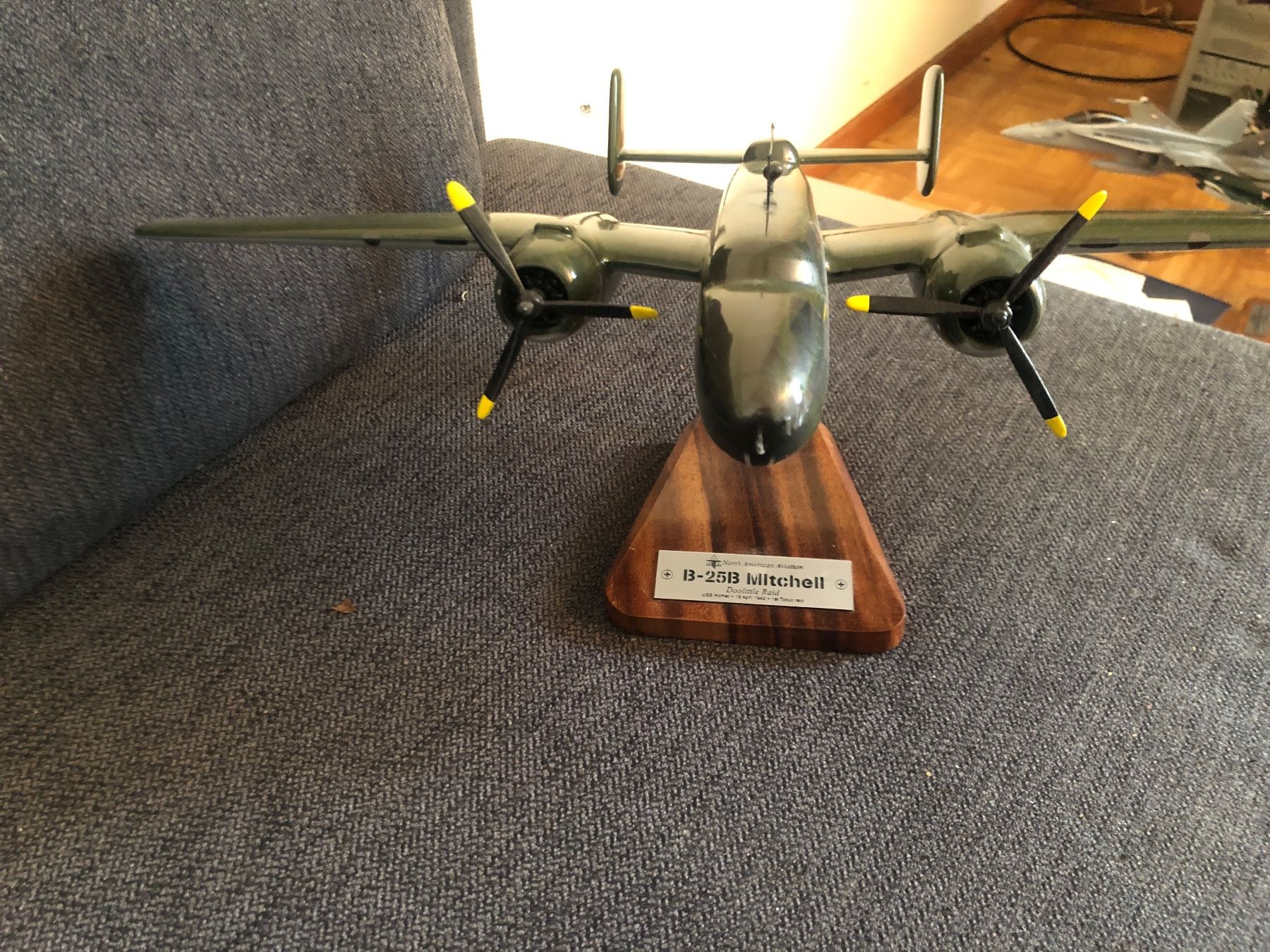 Kit di modellismo & Modellini statici: FLUGZEUG MODEL B-25B Mitchell "Tokyo Doolittle Angriff" – Usato da basel venduto da Lastcall 1