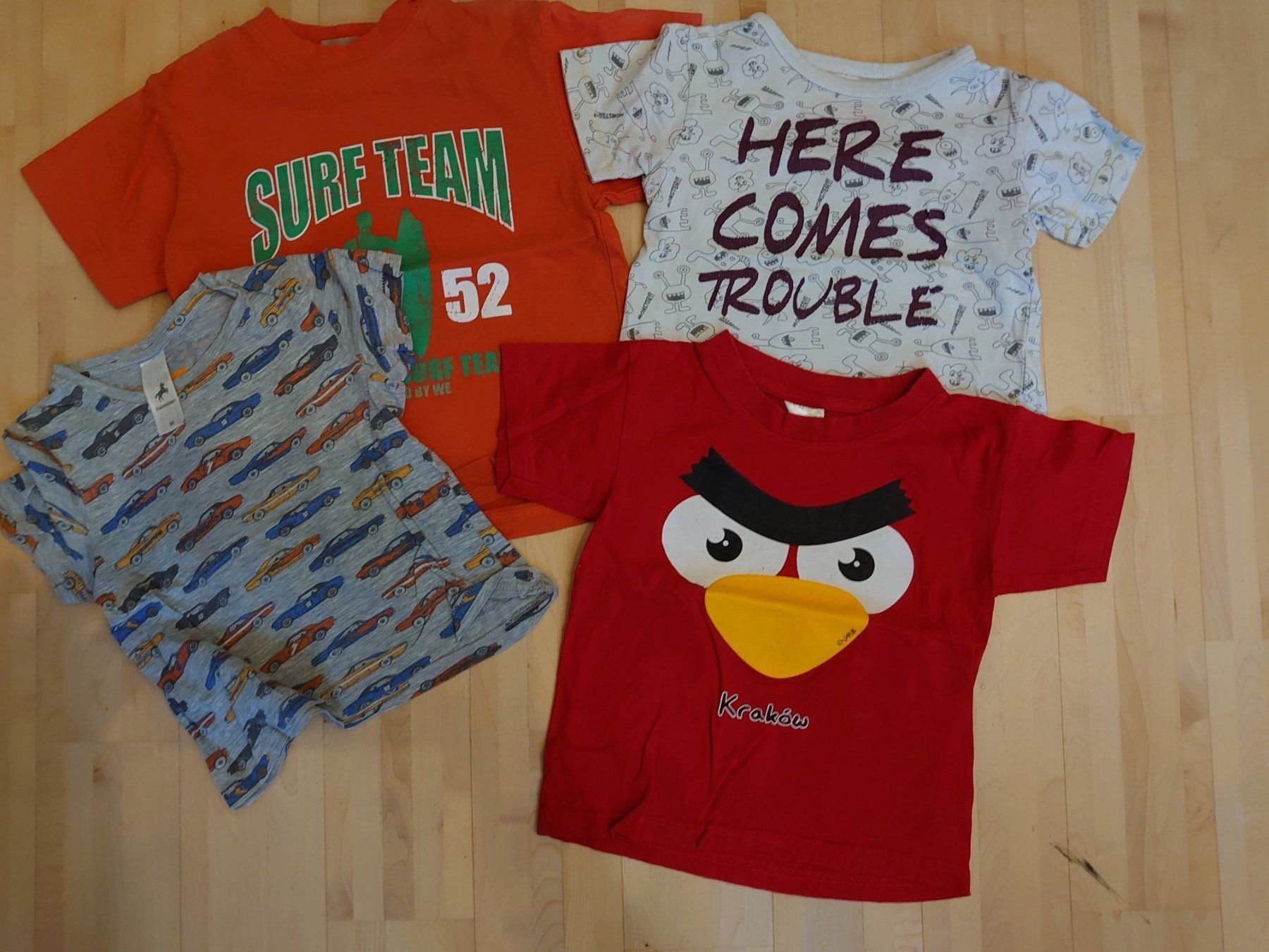 Lotti & Set di vestiti: 4x Kurzarmshirt Gr. 98 – Usato da Bern venduto da macsandra